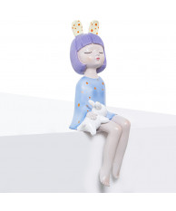 Chica Sentada Orejas Conejo Morada