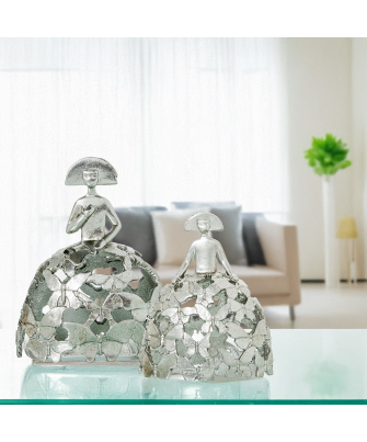 Figura Menina 23cm Resina Plateada 20x10x23cm