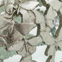 Figura Menina 18cm Resina Plateada 16x9x18cm